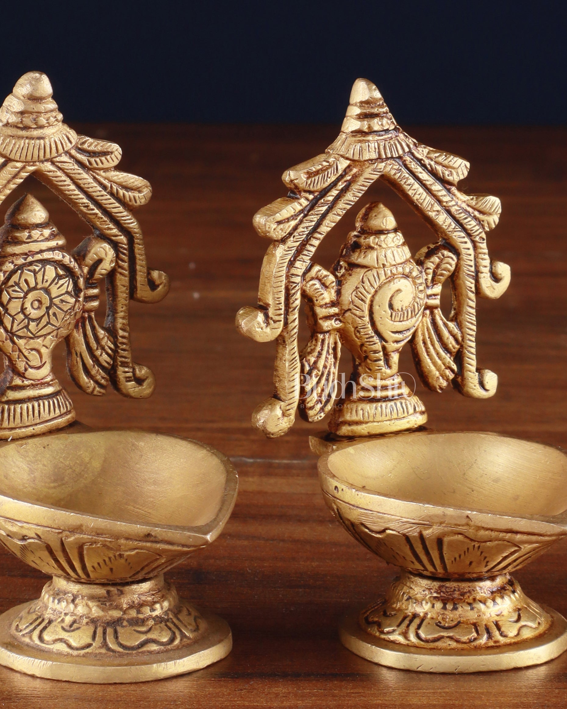 Brass Superfine Shankh Chakra Diya 3"