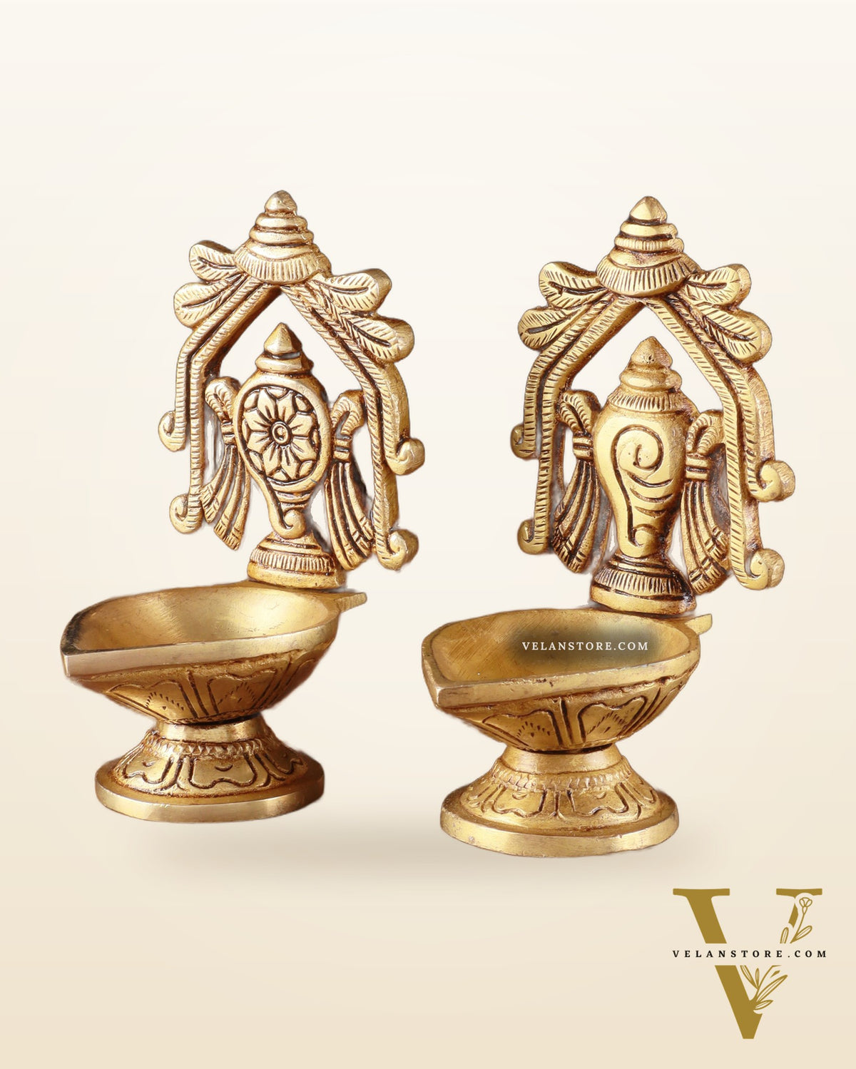 Brass Superfine Shankh Chakra Diya 4.5"