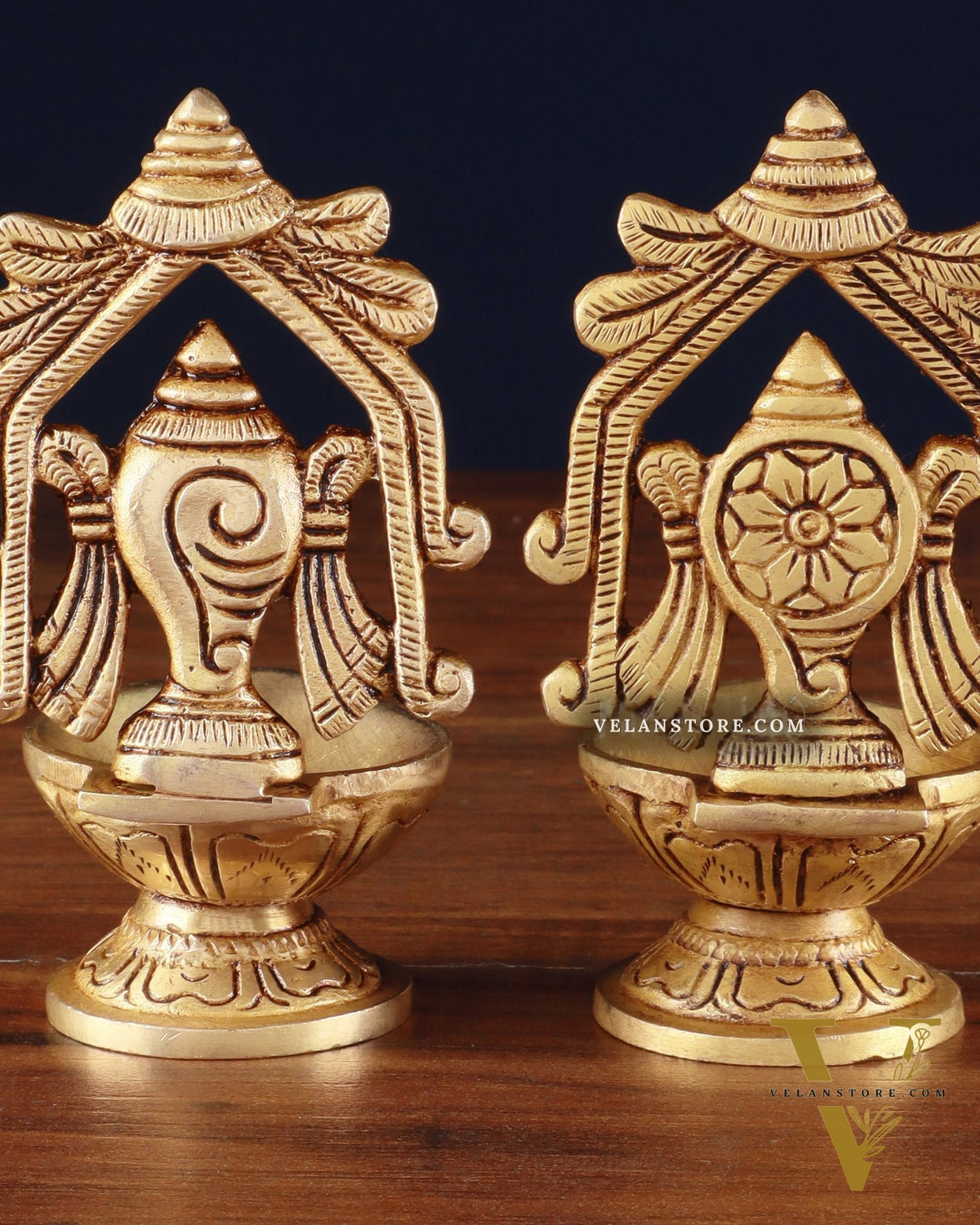 Brass Superfine Shankh Chakra Diya 4.5"
