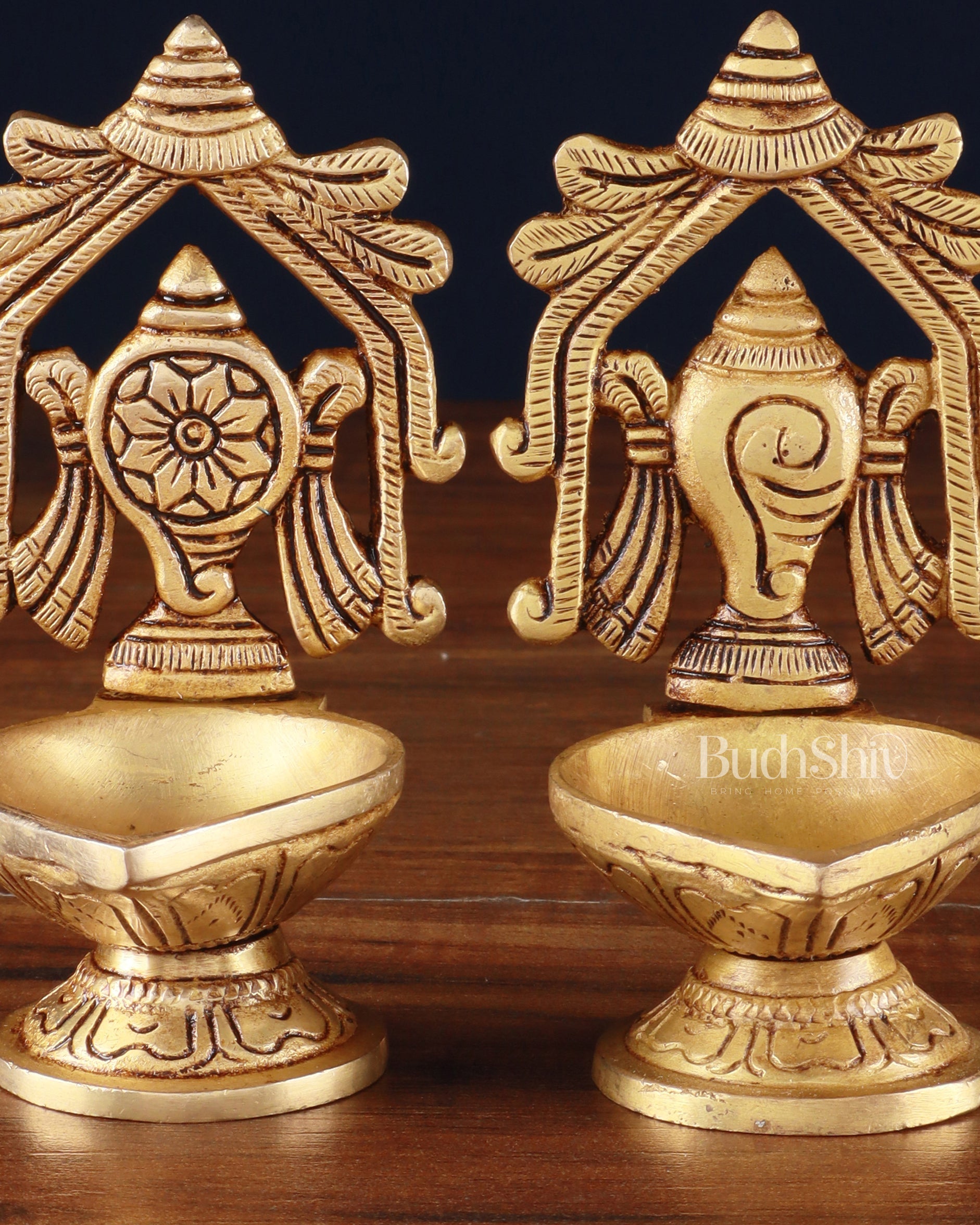 Brass Superfine Shankh Chakra Diya 4.5"