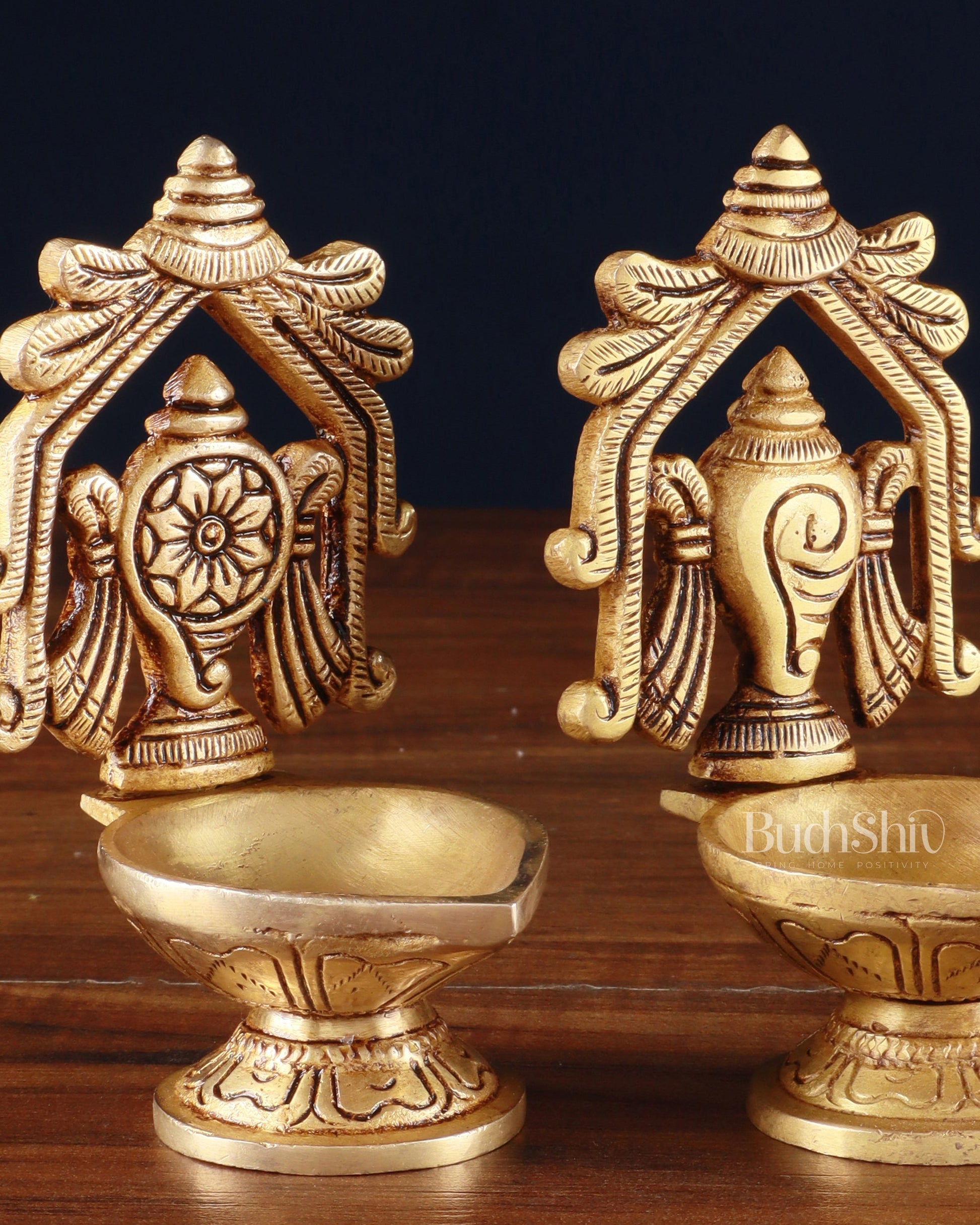 Brass Superfine Shankh Chakra Diya 4.5"