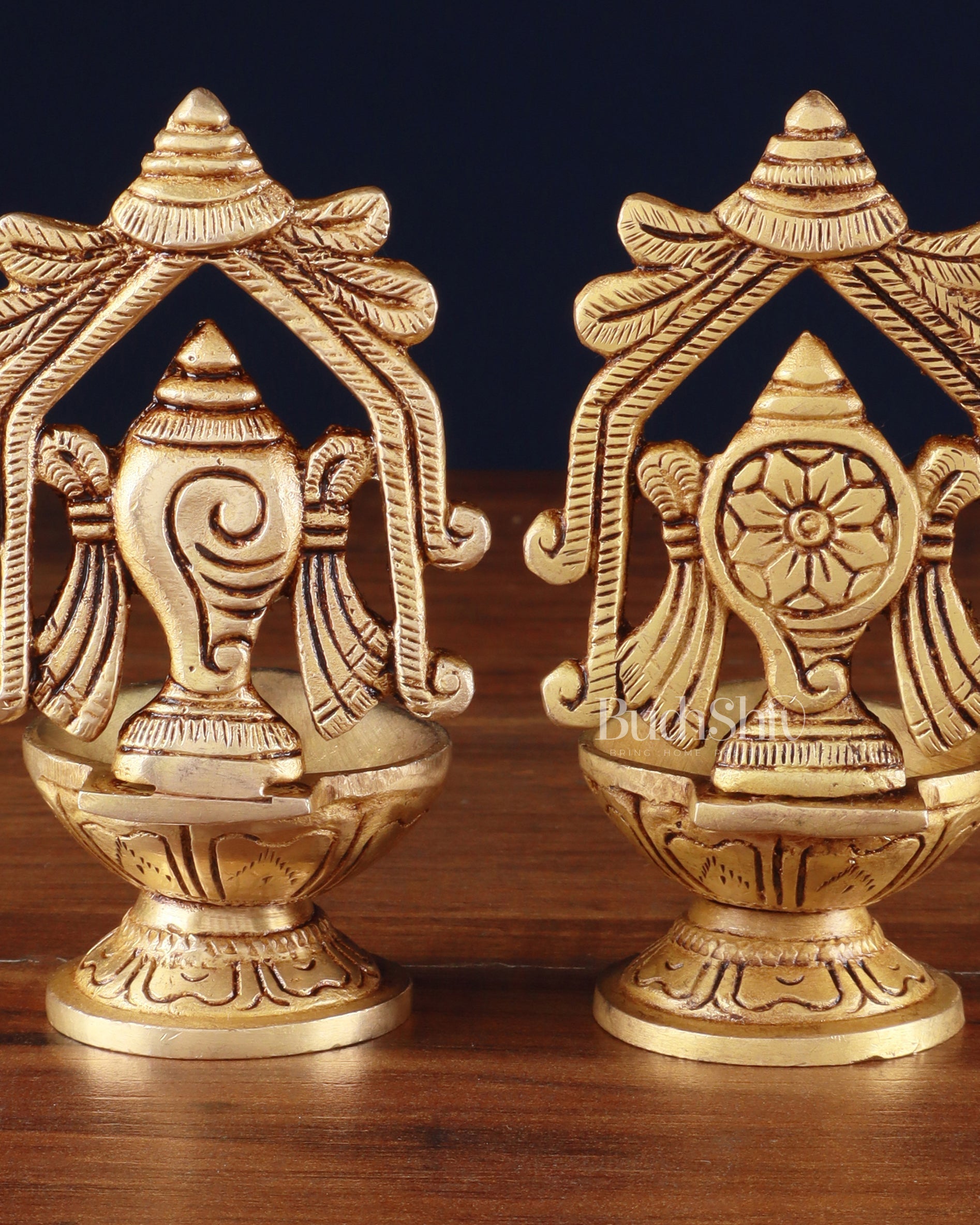 Brass Superfine Shankh Chakra Diya 4.5"