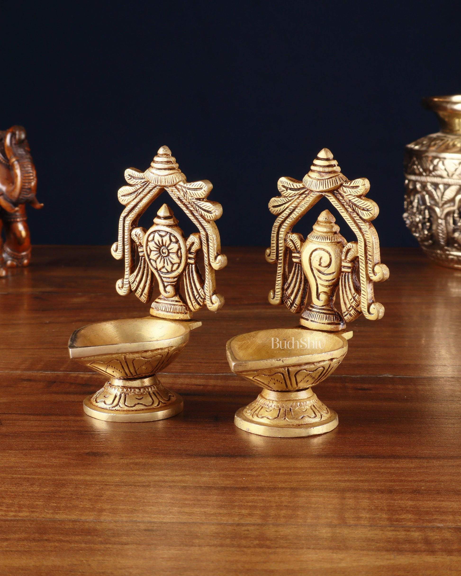 Brass Superfine Shankh Chakra Diya 4.5"