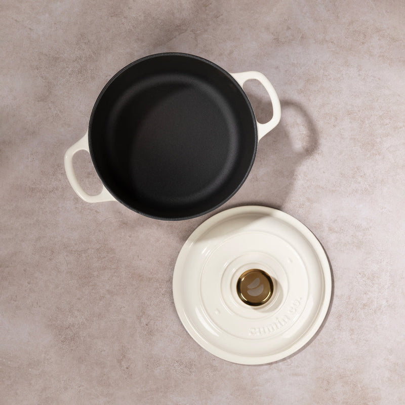 No. 8 Enamel Cast Iron Dutch Oven (2.5L)