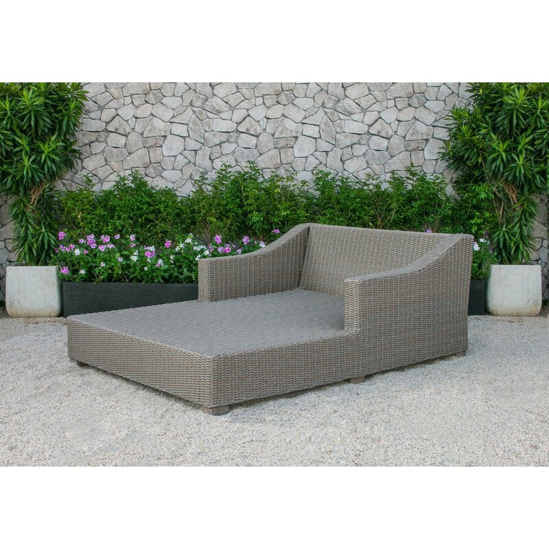 Leonardo Outdoor Poolside Sunbed With Cushion Daybed (Brown)