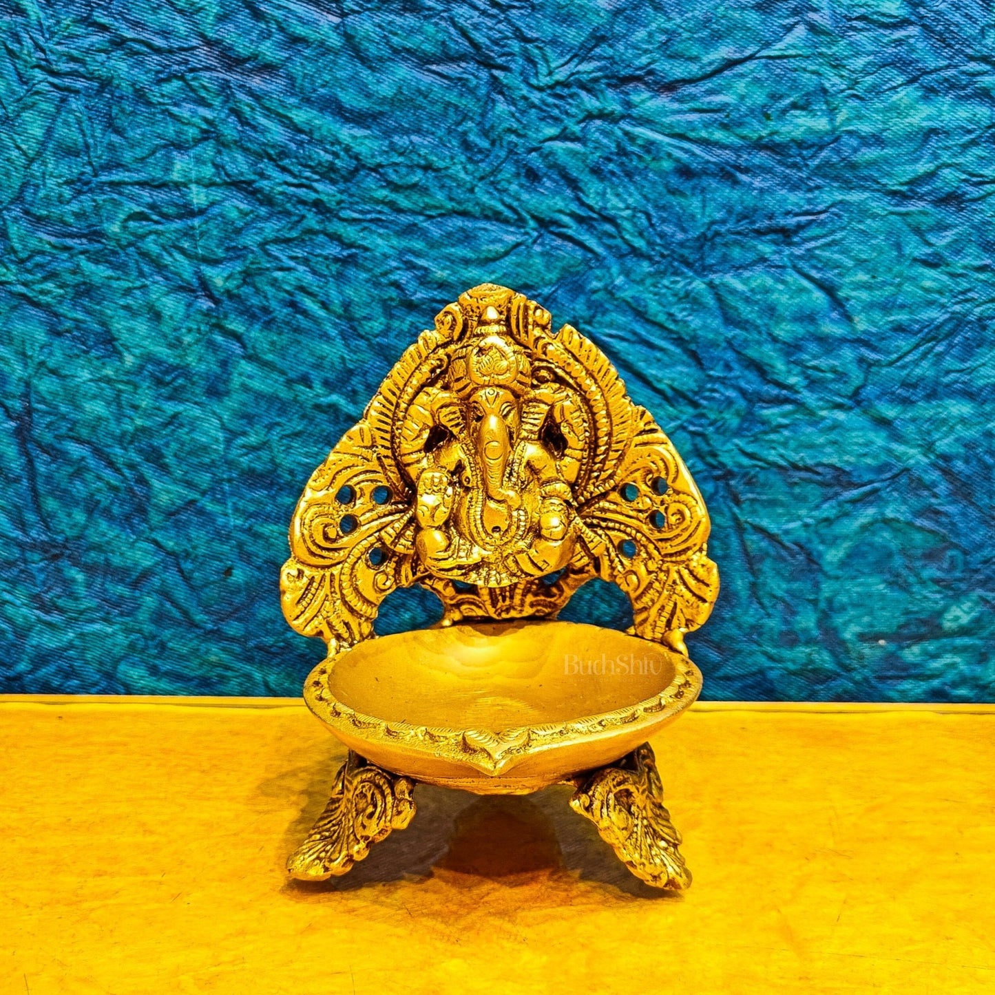 Finely Handcrafted Ganesha and Lakshmi Idols with Prabhavali Diyas