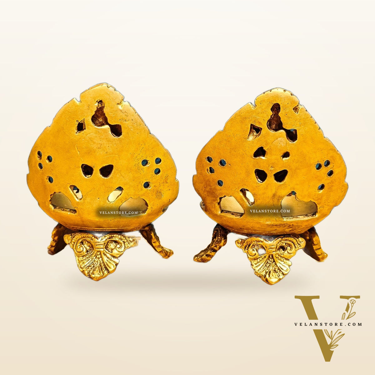 Finely Handcrafted Ganesha and Lakshmi Idols with Prabhavali Diyas