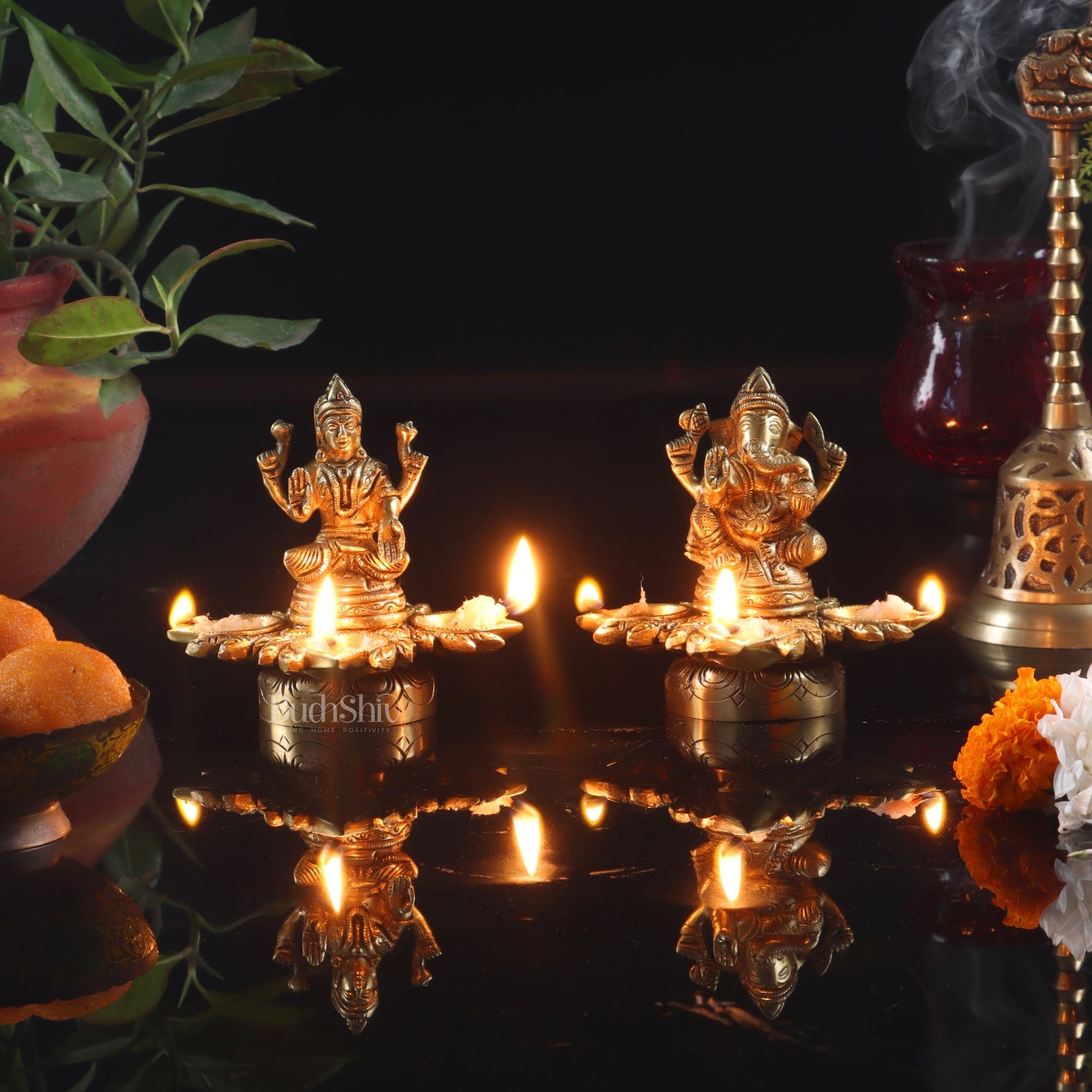Ganesh Lakshmi Brass Lamp 5" shiny