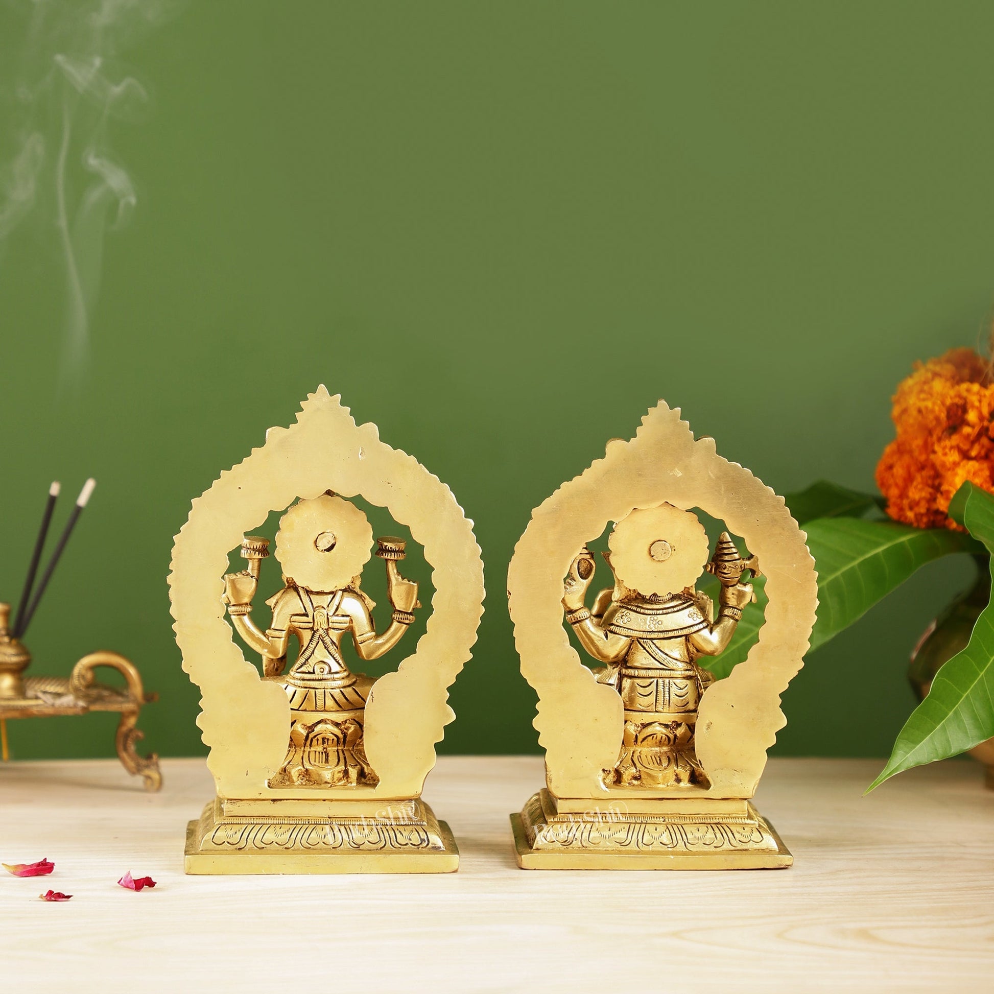 Ganesha Lakshmi Brass idols Superfine 7 inch