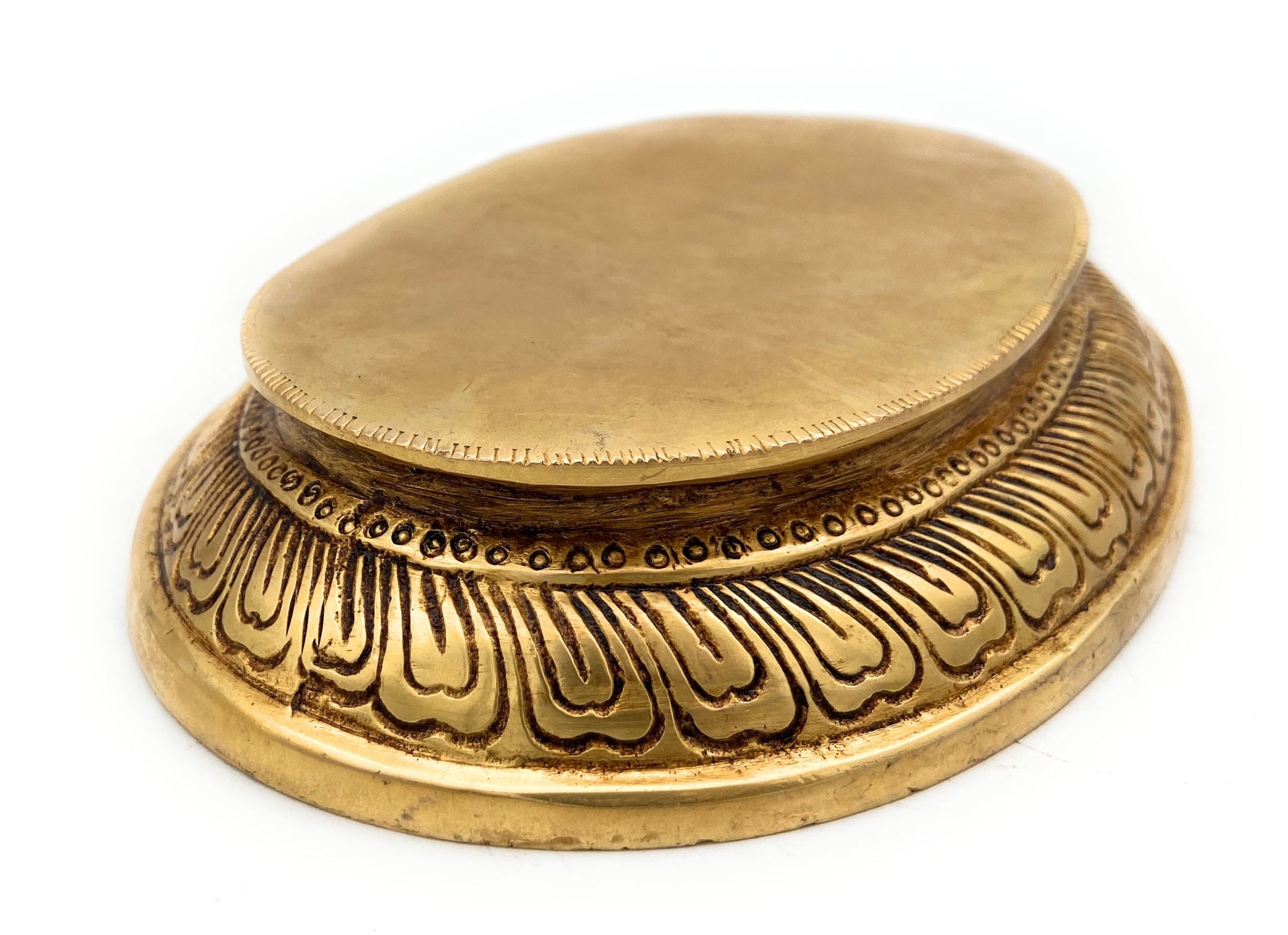 Brass Pooja Chowki Peetha Stand for Kalash, Idols & Deity, Handcrafted Bajot Aasan for Mandir & Temple Decor, Gold, 1 Inch, 1 Piece
