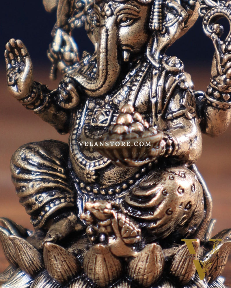 Lord Ganesha idol with Right-Side Trunk