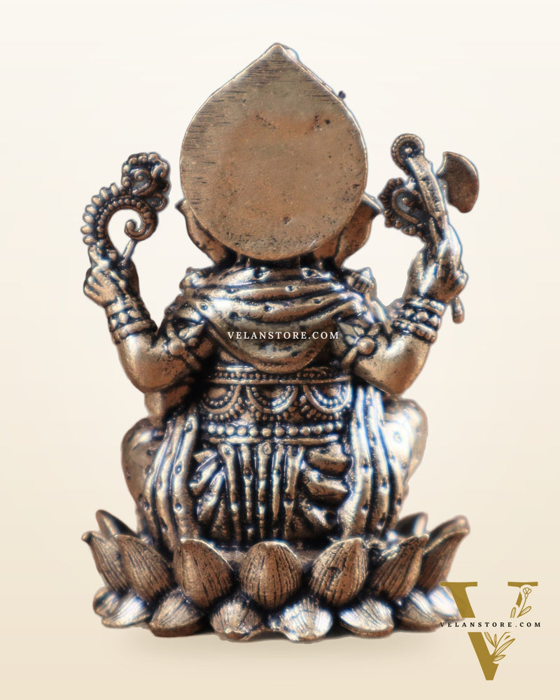 Lord Ganesha idol with Right-Side Trunk