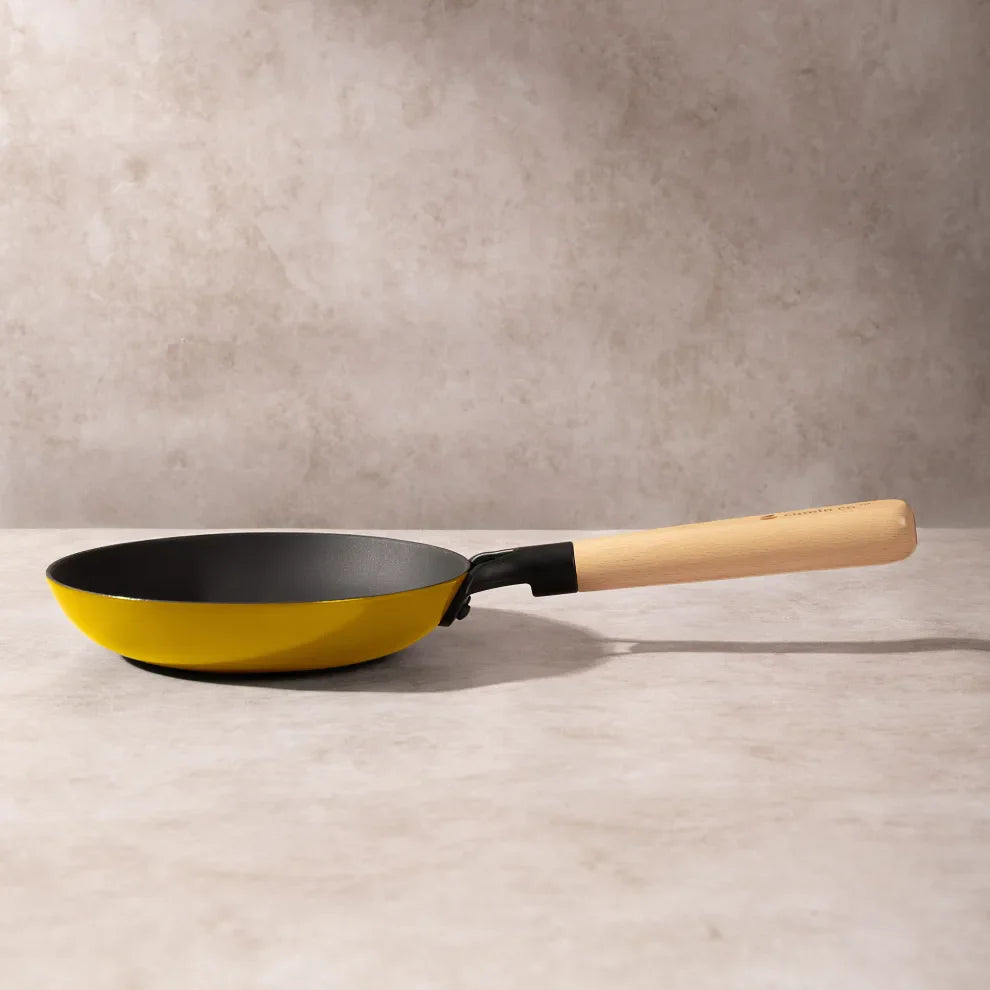 No. 8 Enamel Cast Iron Pan LITE (20cm)