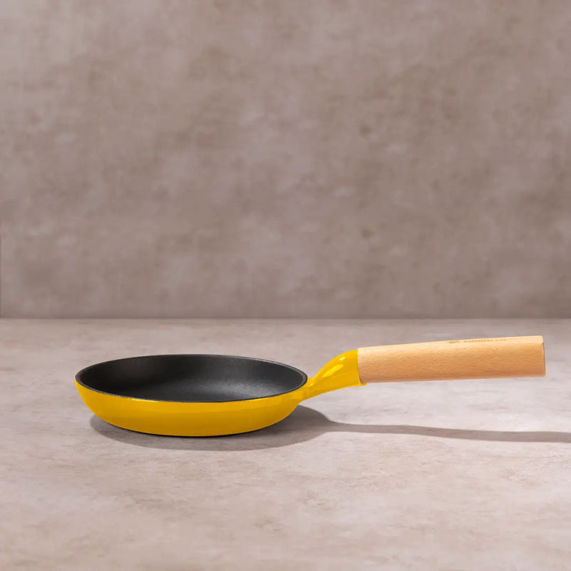 No. 6 Enamel Cast Iron Pan (16cm)