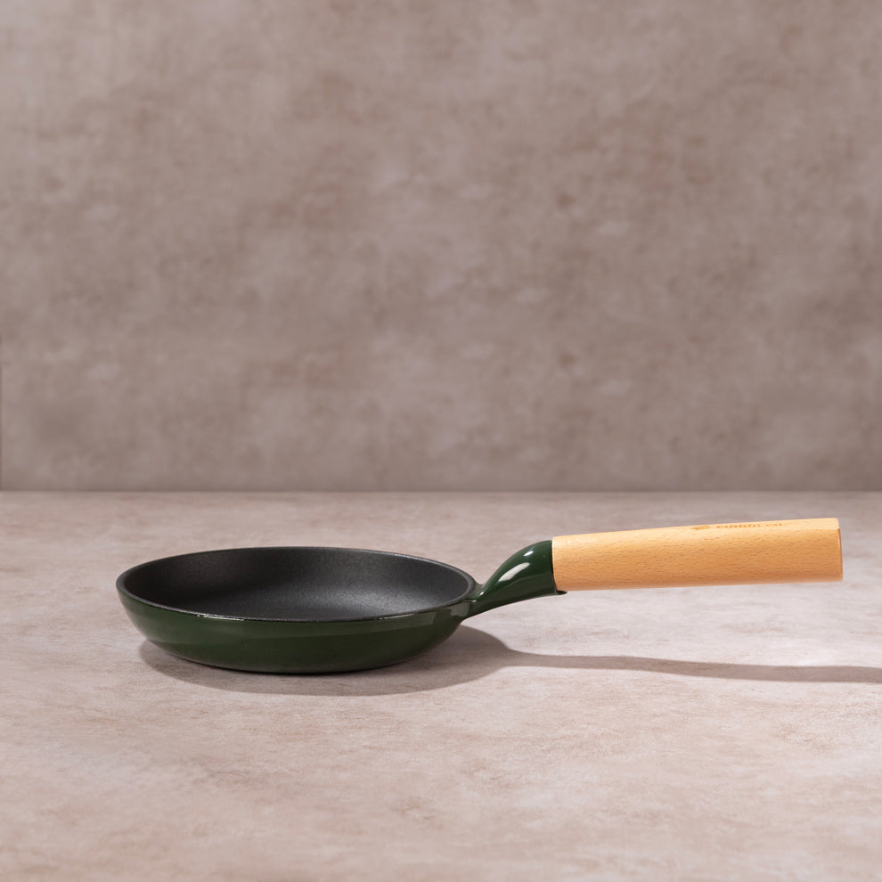 No. 6 Enamel Cast Iron Pan (16cm)
