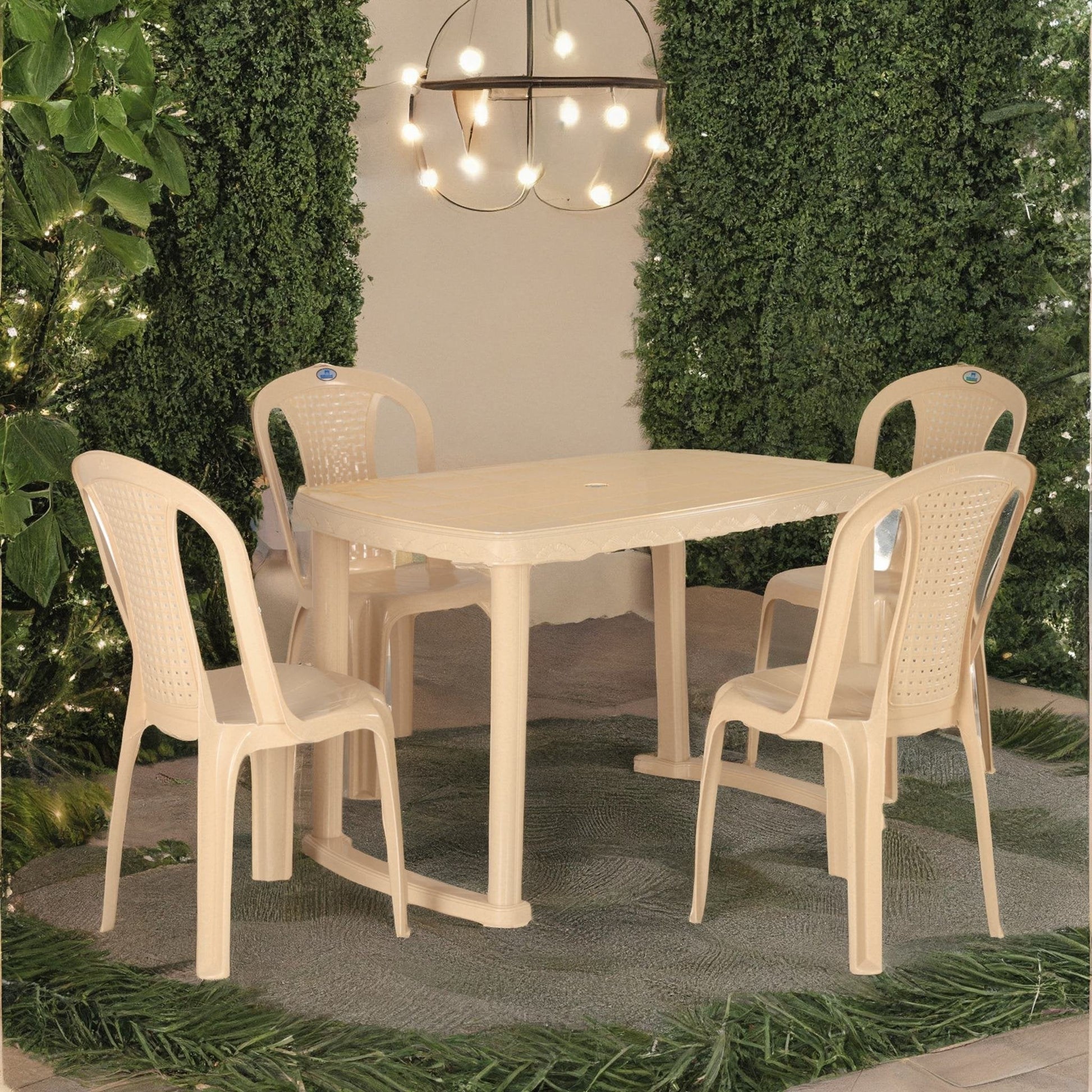 Nilkamal Shahenshah 4 Seater Dining Set