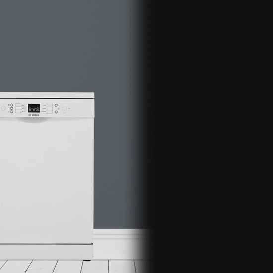 BOSCH Series 6 13 Place Settings Free Standing Dishwasher with Glass Protection Technology (White)
