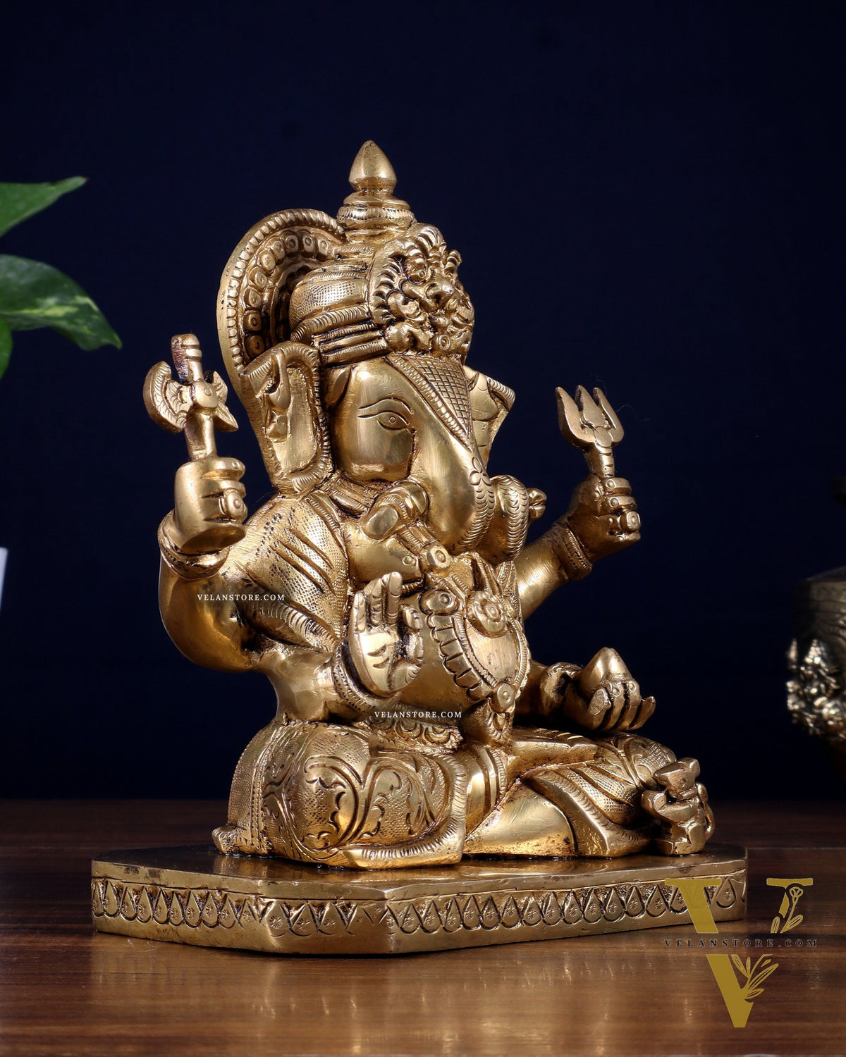 Pure Brass Dagduseth Ganapati Idol – 7 Inch