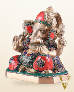 Pure Brass Ganesha Statue with Stonework – 7.5 Inch Elegant Design