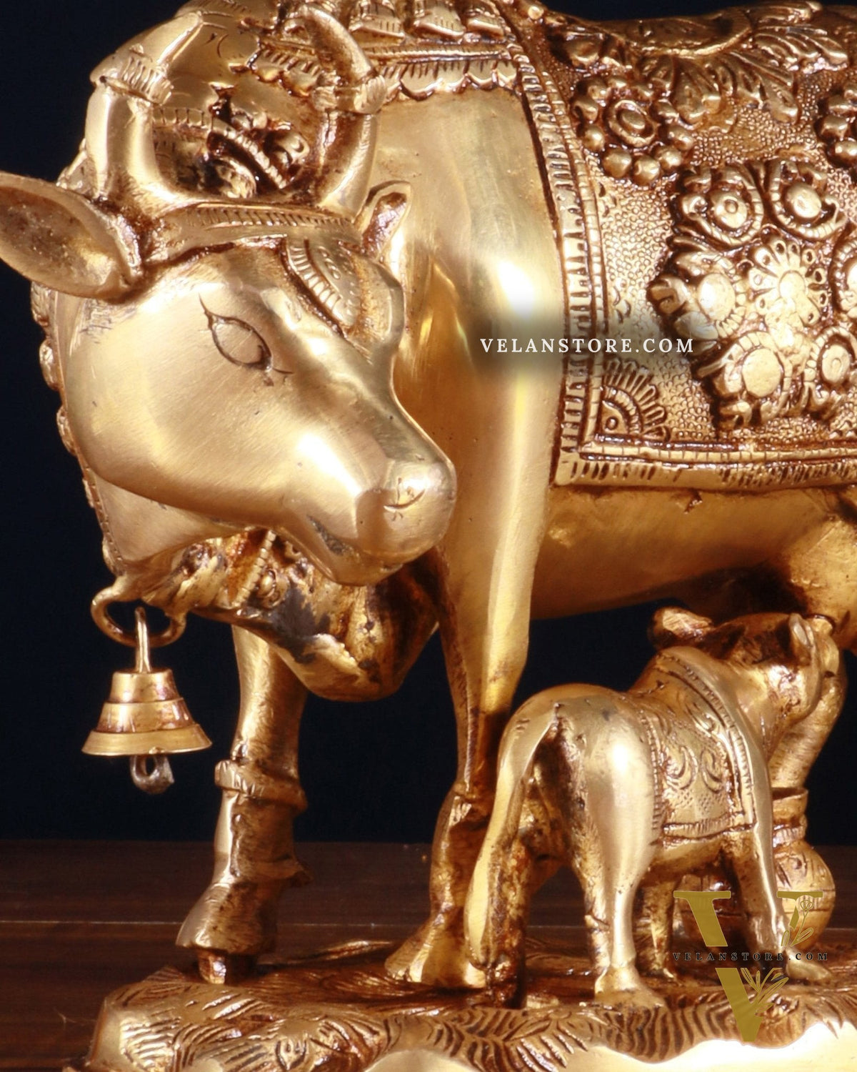 Pure Brass Kamdhenu Cow with Calf Idol – 8 x 4 x 7 Inches, 3.2 Kg