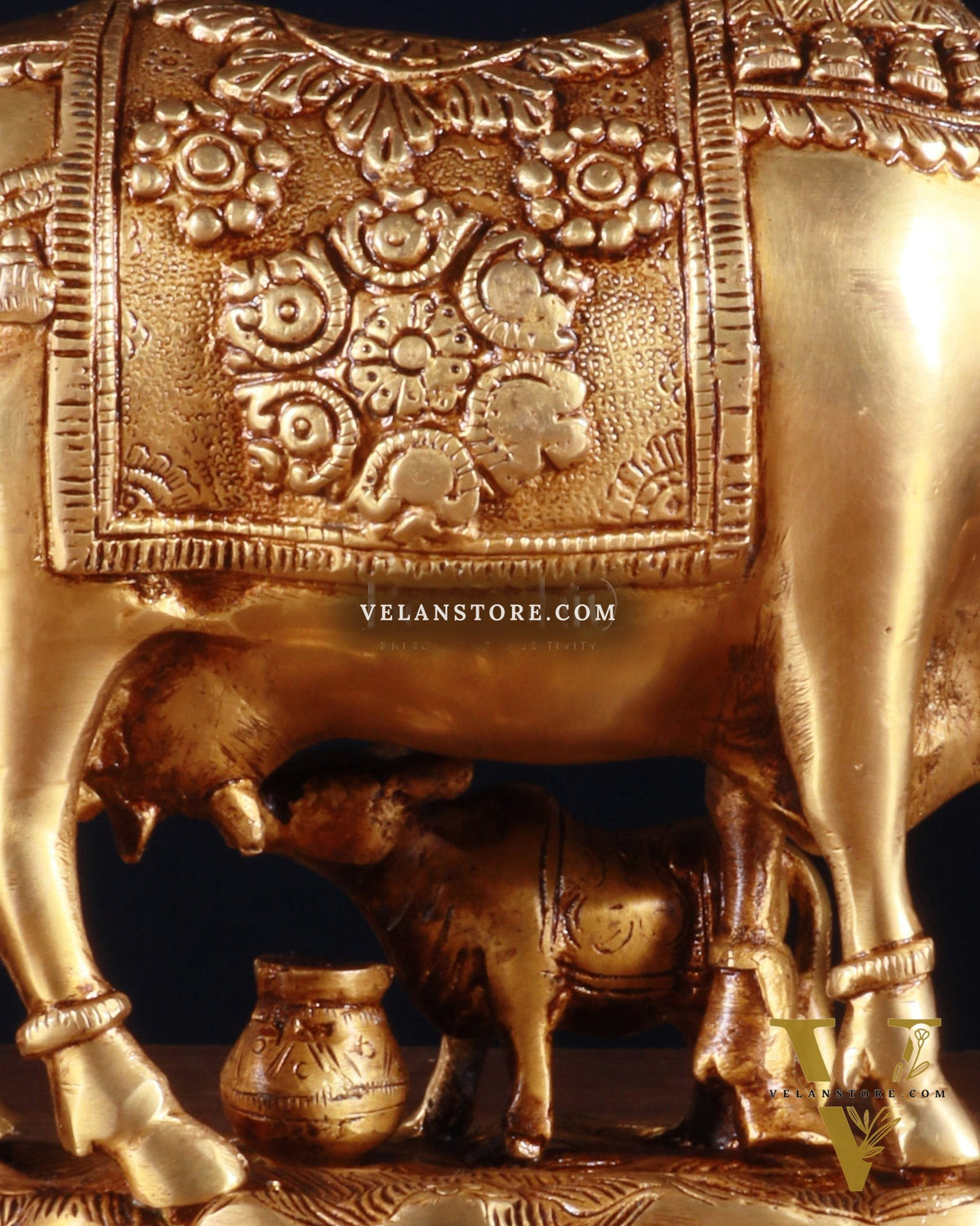 Pure Brass Kamdhenu Cow with Calf Idol – 8 x 4 x 7 Inches, 3.2 Kg