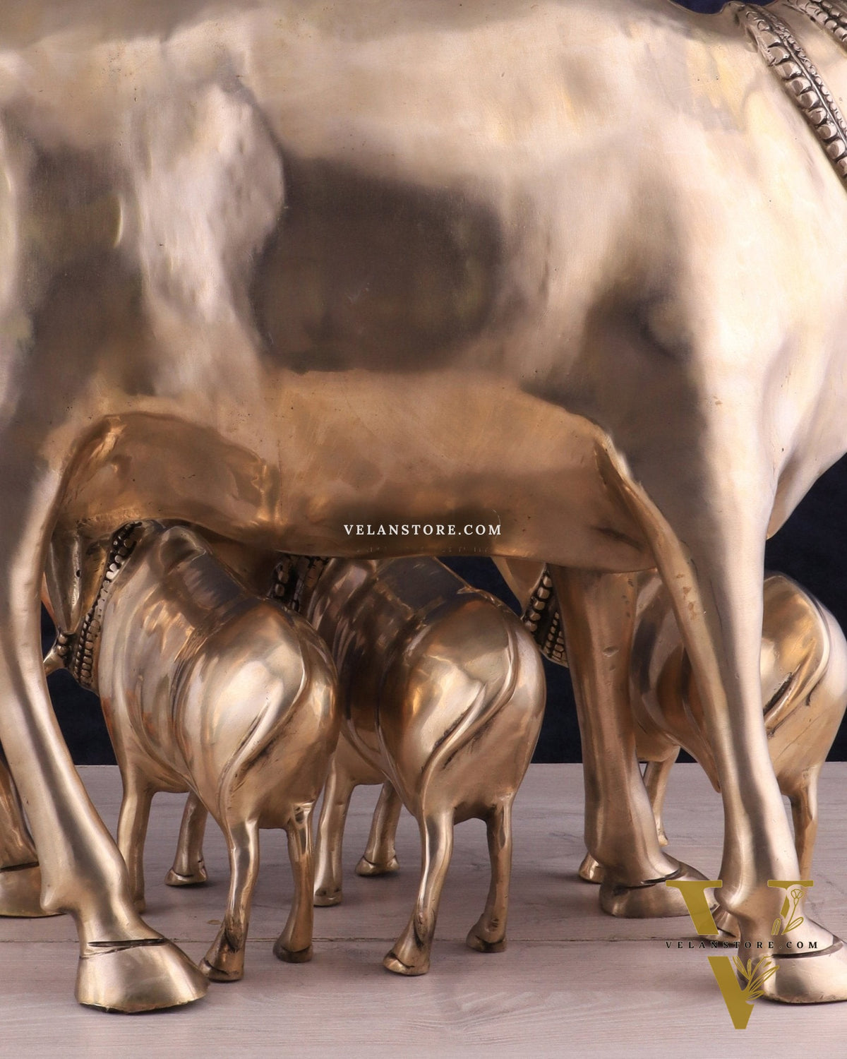 Pure Brass Large Gomatha (Cow) Statue Protecting Her Calves – Symbol of Nurturing Divinity