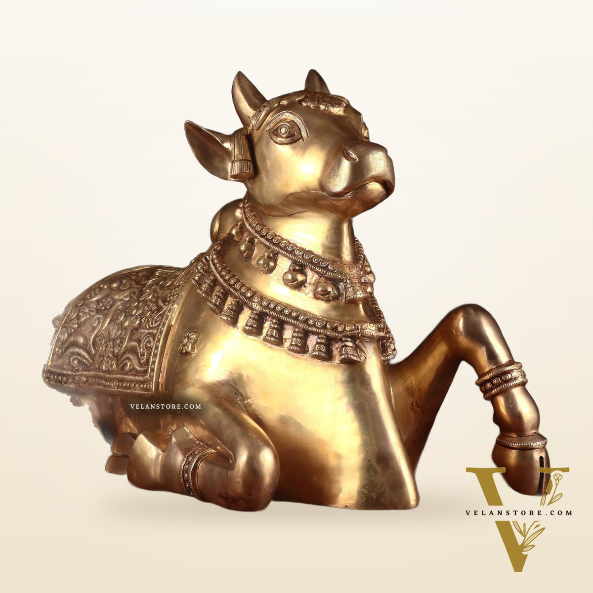 Pure Brass Large Nandi Statue – Straight Face, Superfine Carvings, 17 Inch, 30 Kg