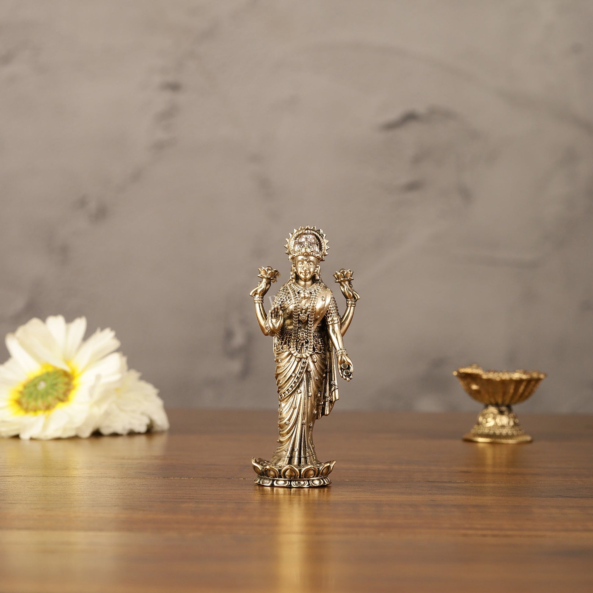 Pure brass lightweight Standing goddess Lakshmi idol 4"