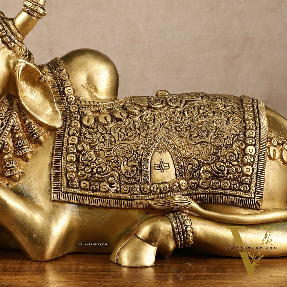 Pure Brass Superfine Nandi with Shiv Ling Carving | 14x10 Inch