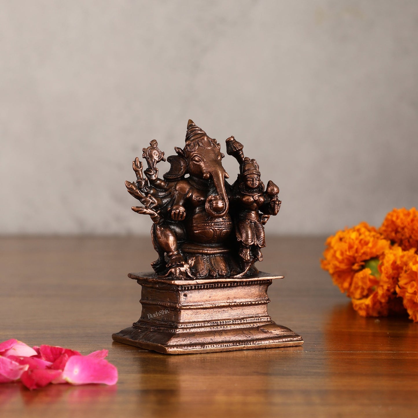 Pure copper Maha Ganapati Seated with Riddhi Idol - 3.5"