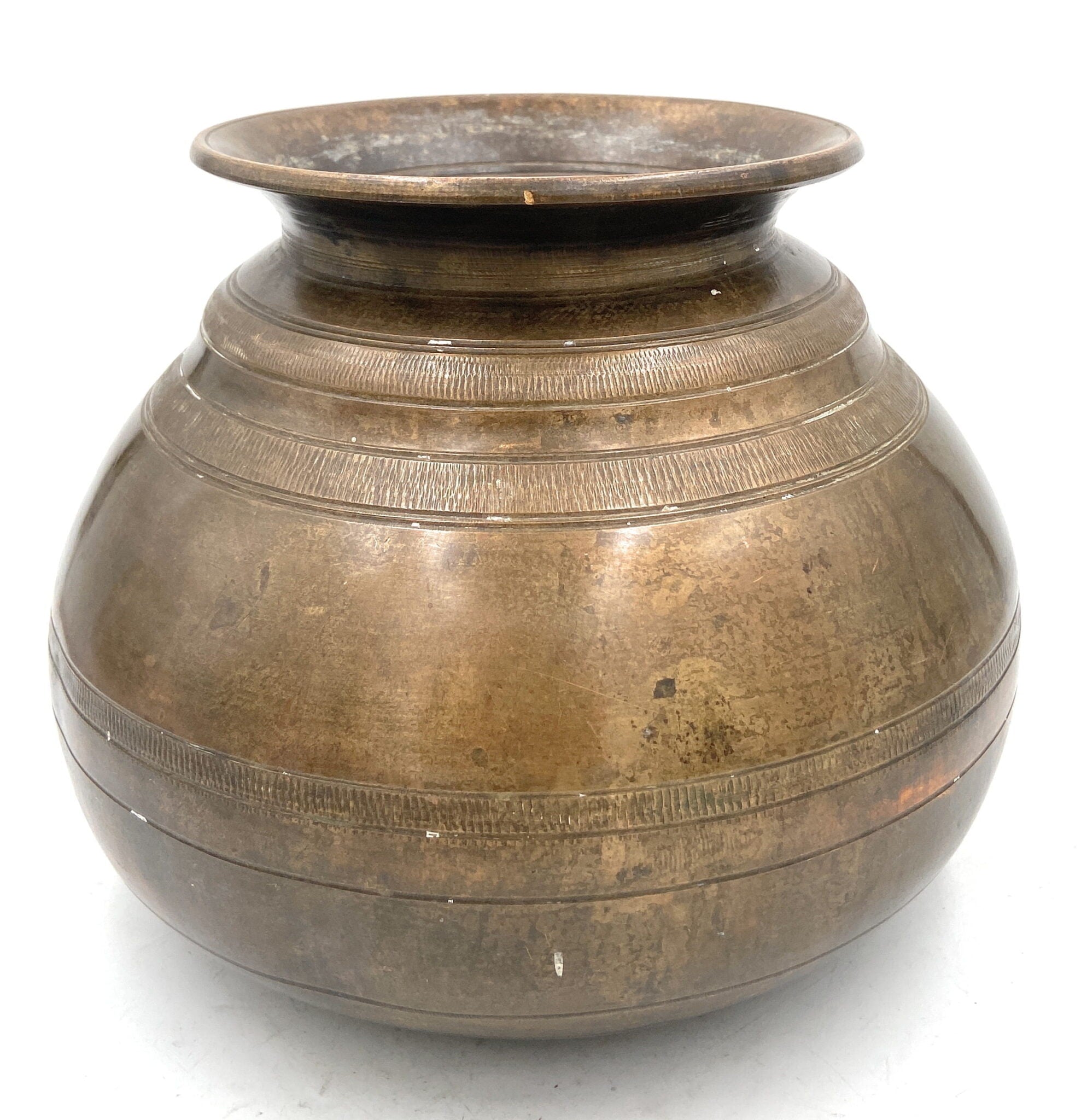 Bhunes Brass Antique Lota, Loota, Chambu, Lotiya, Water Kamandal,Gold, 7 Inch, 1 Piece