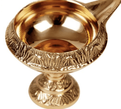 Brass Kubeeran Vilakku - Traditional Indian Oil Lamp for Home Decor