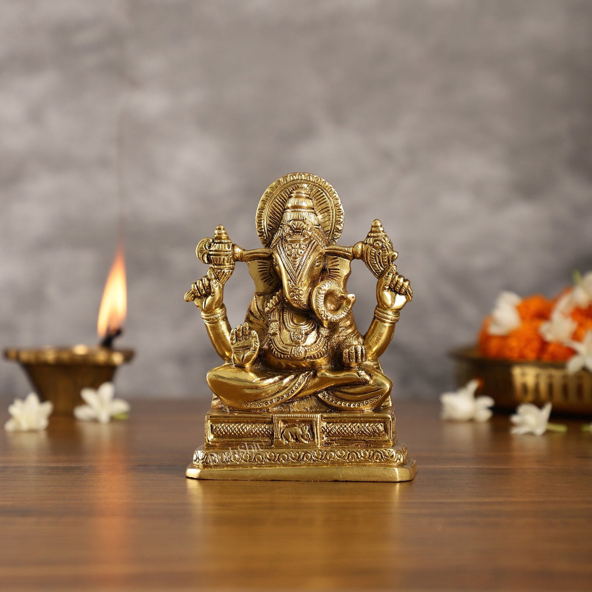Small Brass Dagduseth Halwai Ganapati Idol | Height 6 inch