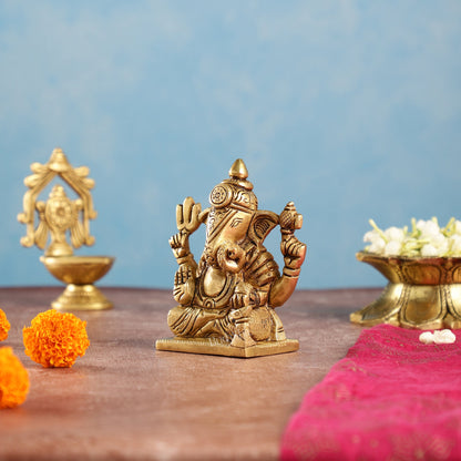 Superfine Brass Shreemant Dagdusheth Halwai Ganpati idol