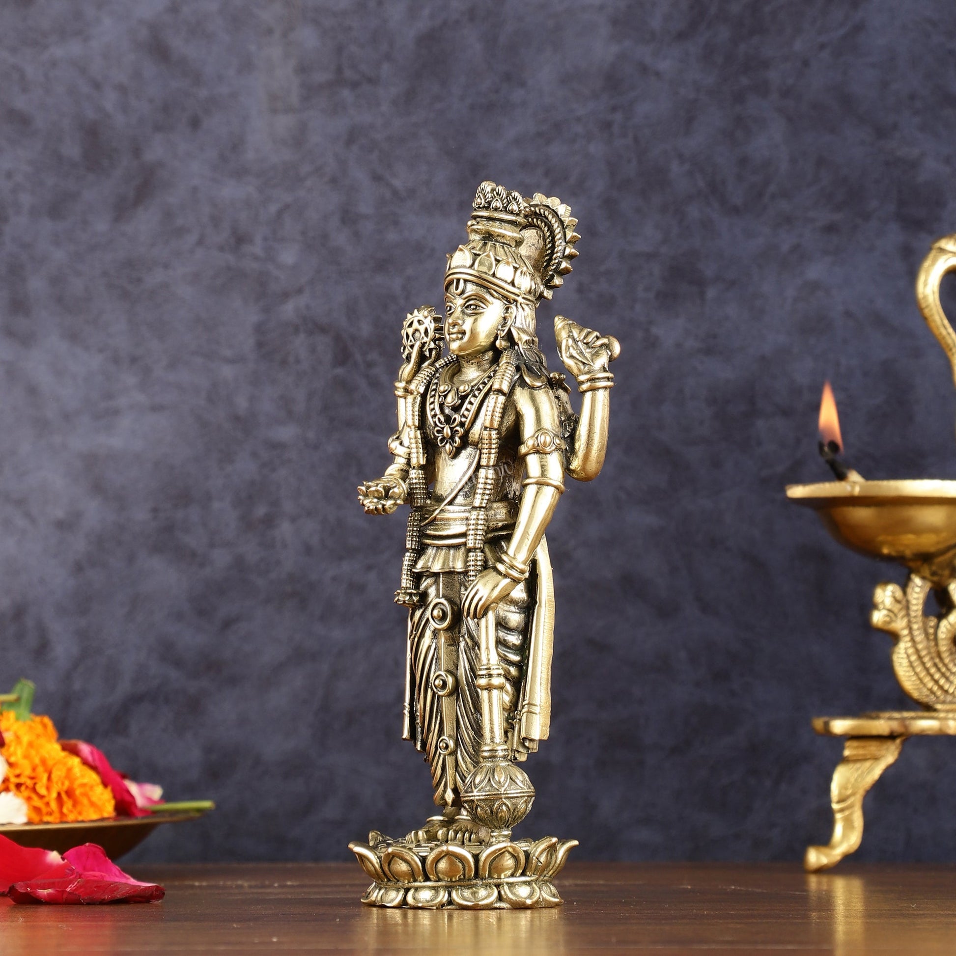 Superfine Intricate Vishnu idol 7 inch