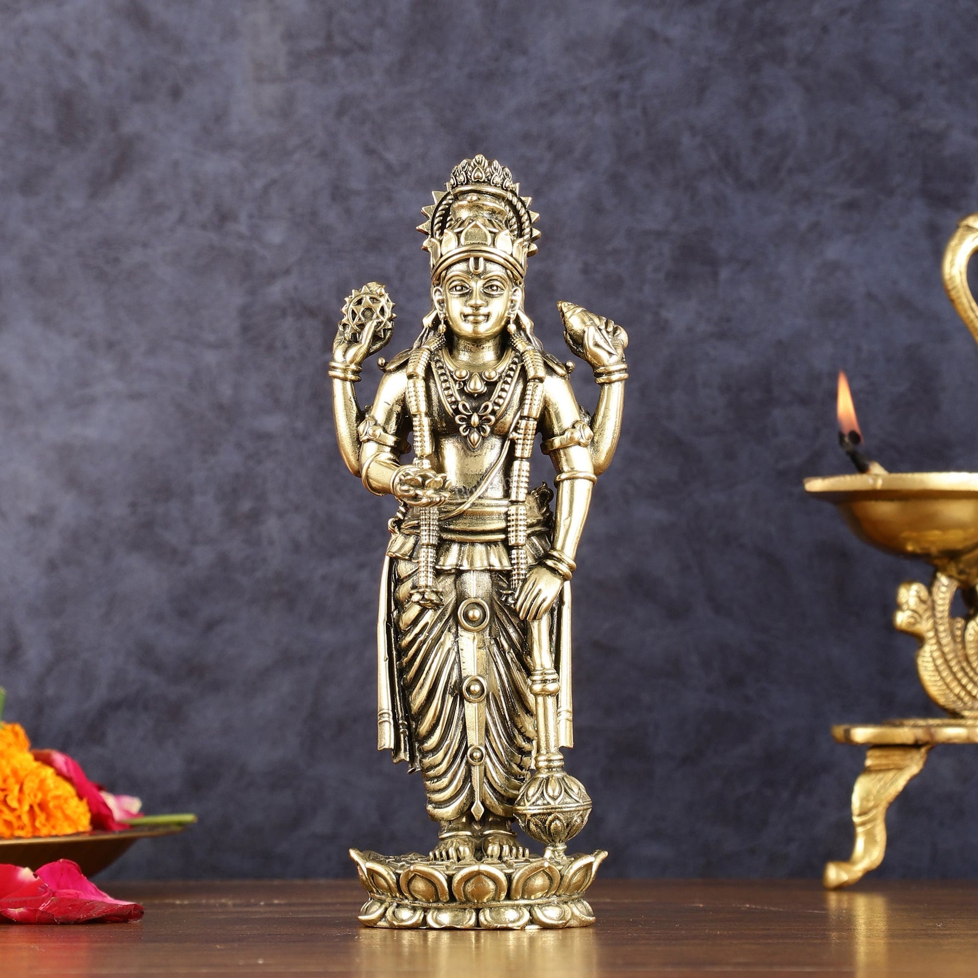 Superfine Intricate Vishnu idol 7 inch