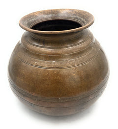 Bhunes Brass Antique Lota, Loota, Chambu, Lotiya, Water Kamandal,Gold, 7 Inch, 1 Piece