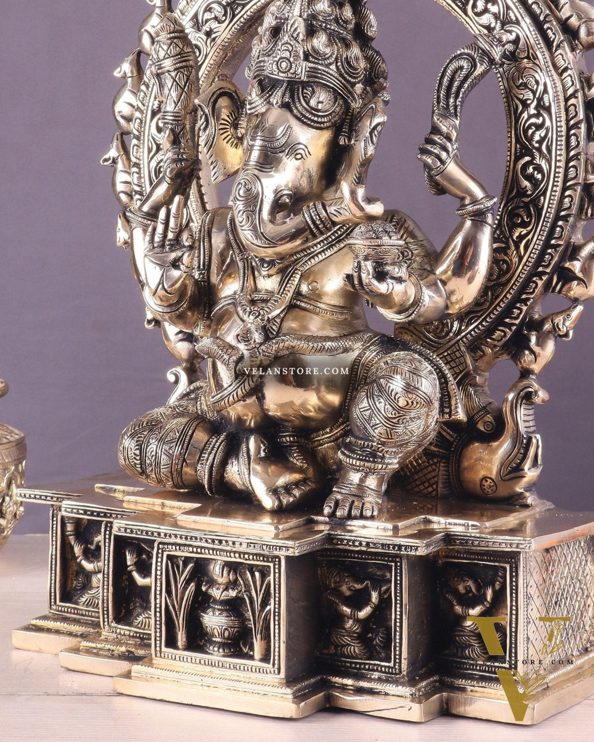 Unique Brass Lord Ganesha Statue with Kirtimukha Prabhavali Arch | 19.5 Inches