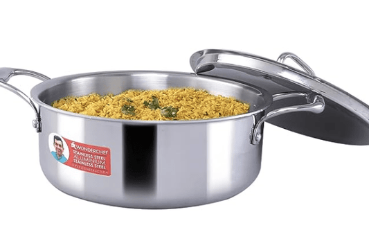 வொண்டர்செஃப் நிஜெல்லா ட்ரை-பிளை ஸ்டெயின்லெஸ் ஸ்டீல் 24 செ.மீ கேசரோல் | 4.8 லிட்டர் | 2.6மிமீ தடிமன் | இண்டக்ஷன் பேஸ் | அனைத்து சமையல் பாத்திரங்களுடனும் இணக்கமானது | ரிவெட்டட் கூல்-டச் ஹேண்டில் | 10 வருட உத்தரவாதம்