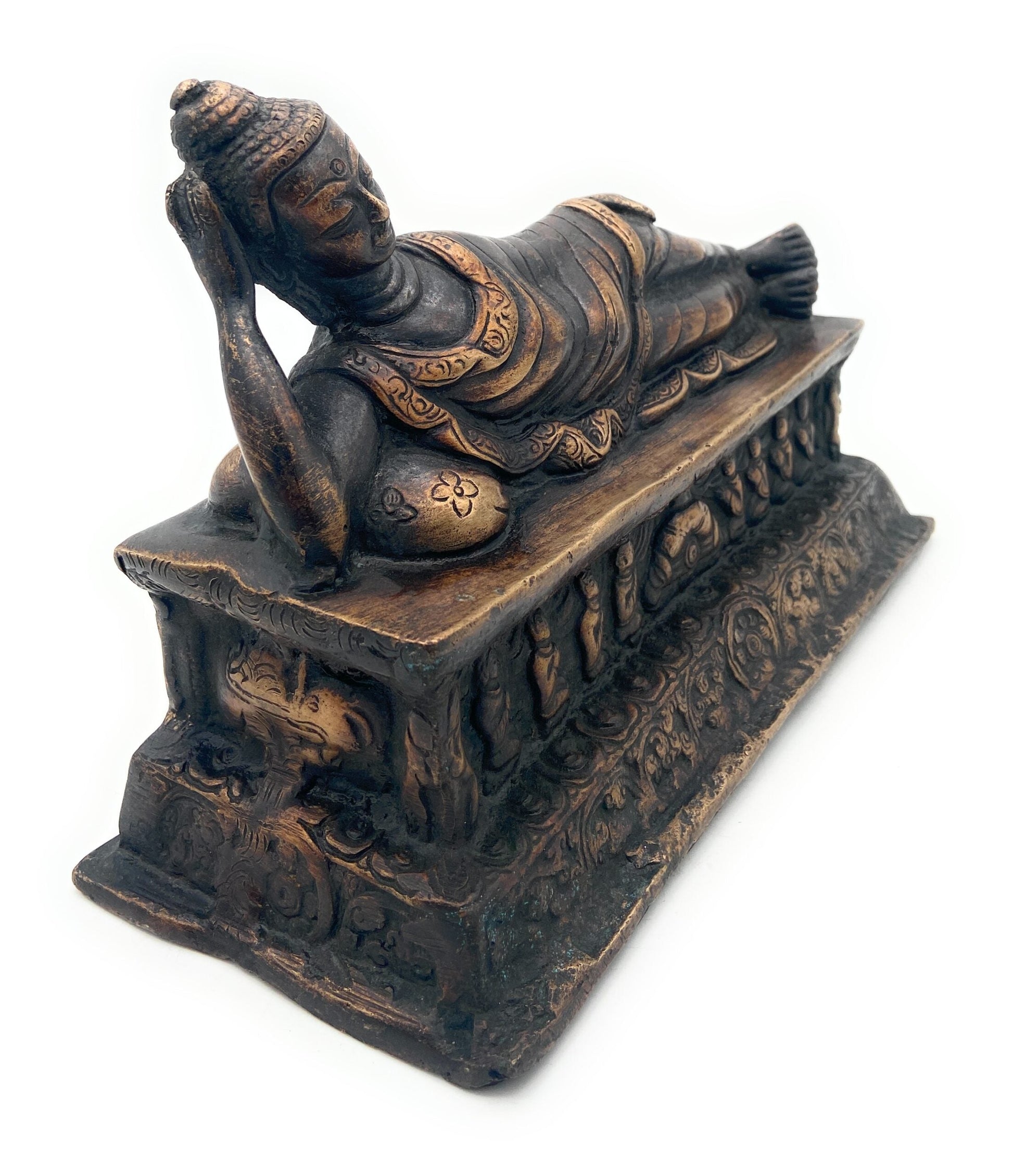 Brass Sleeping Buddha Idol | Reclining Buddha Statue Murti Sculpture for Home Decor, Pooja, Meditation & Gifts,Gold, 7 Inch, 1 Piece